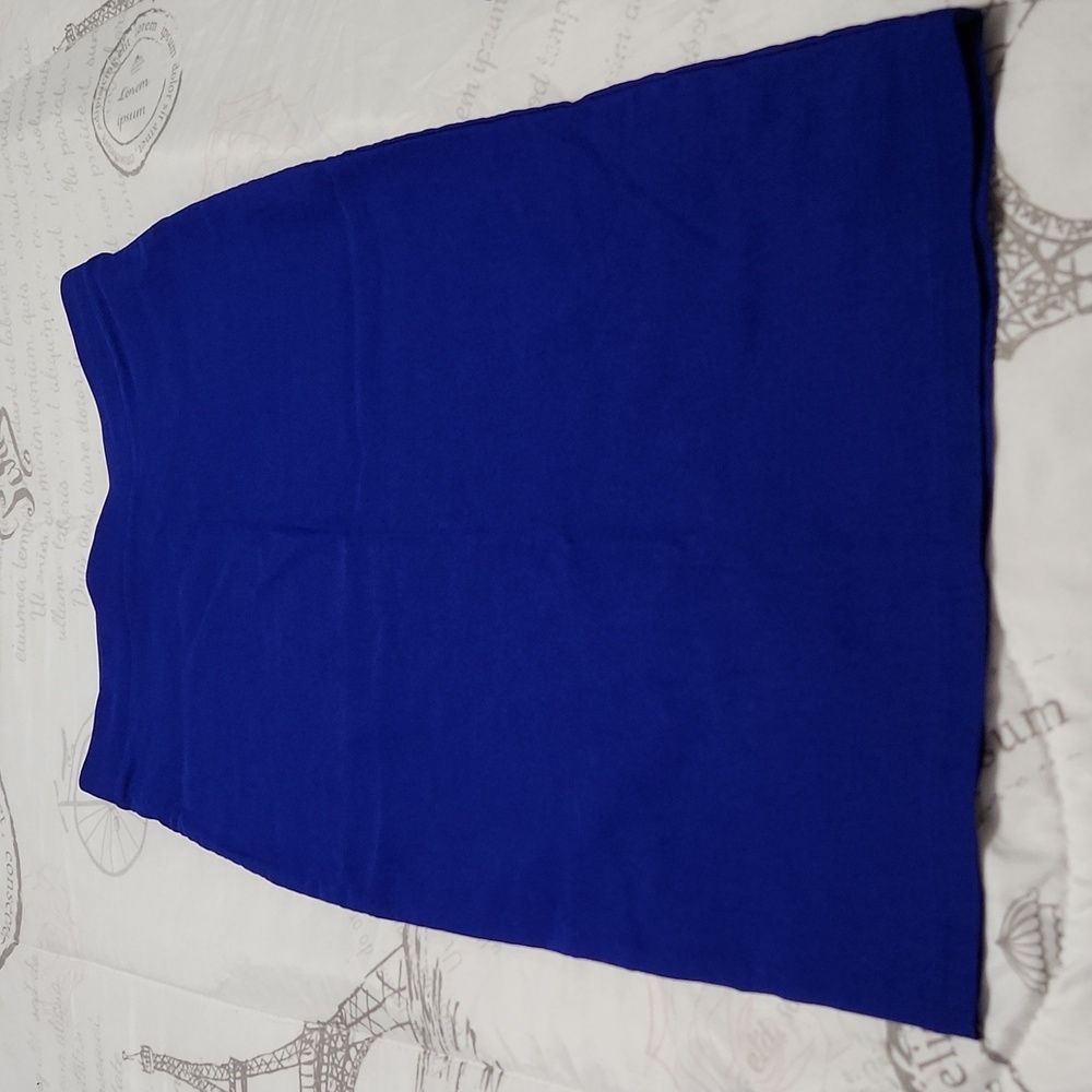 Royal skirt size small